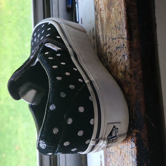 Van's Women's size 5.5. Brand new. Black with white polka dots. Worn 3times. - Picture 7 of 11